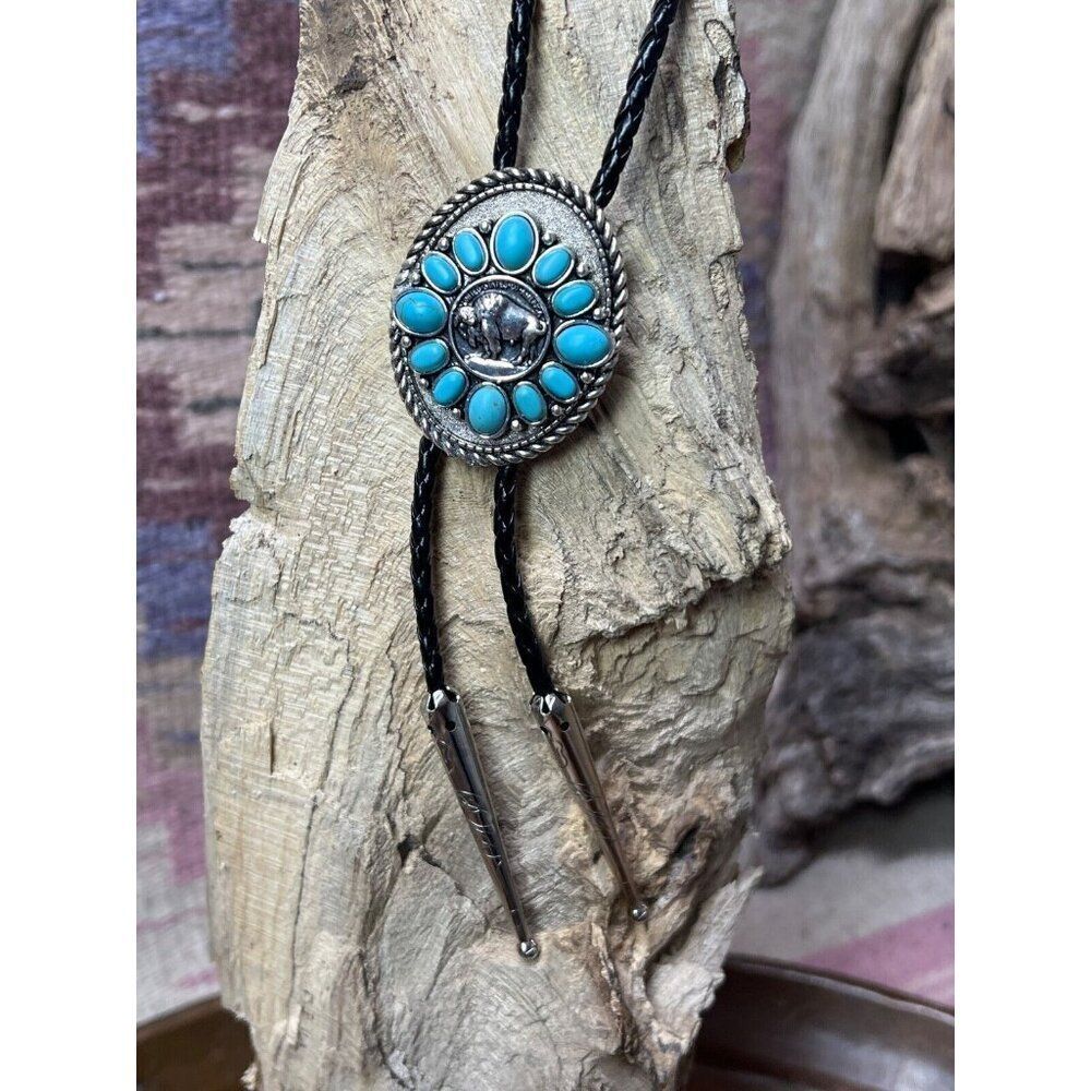 BUFFALO Valentine’s Day Leather Bolo Tie Necklace Concho Western Southwest Slv